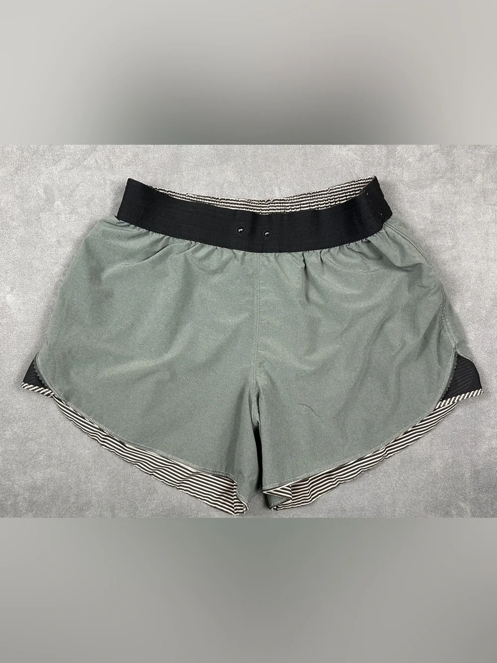 Lululemon Go The Distance Reversible Shorts Stripe Mink Berry Gray 10